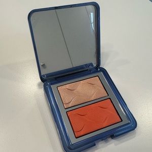 Chantecaille Radiance Cheek and Highlighter Duo (Coral Manta Ray)